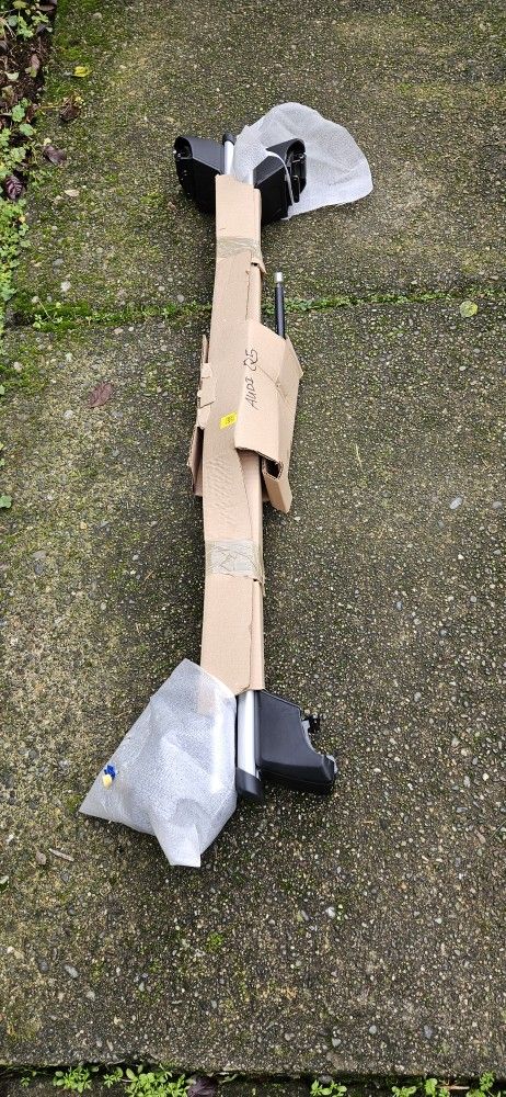 Audi q5 Roof rack. New. $60
