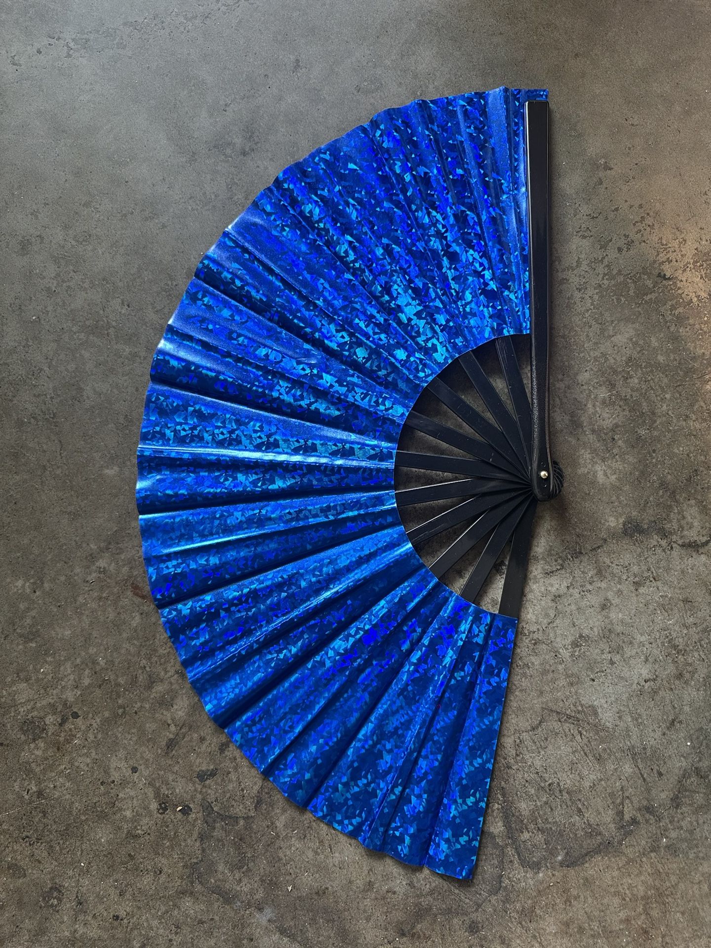 13 Inch Blue Foil Fan