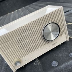 Vintage Tube Radio Player