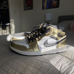 Jordan 1 Mid Metallic Gold Size 13