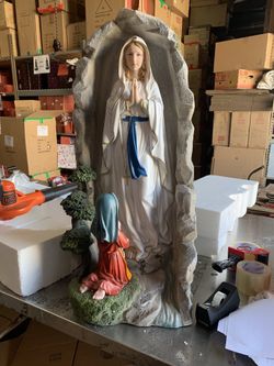 Virgen de Lourdes 35” Polyresin