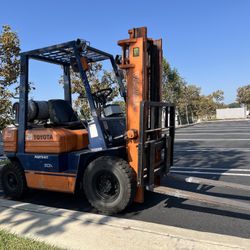 TOYOTA Forklift 
