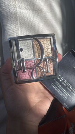 Dior highlighter pallette  Maquillaje $28 ea
