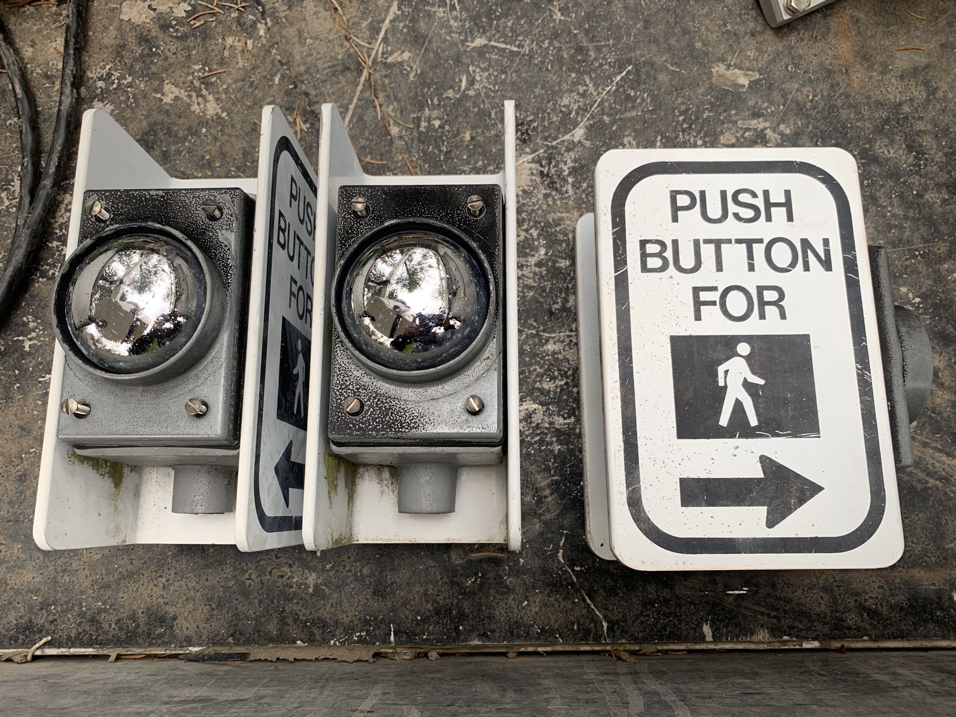 Pedestrian push button