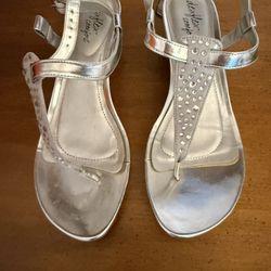 Woman’s Women’s Sandals Silver Sparkly 