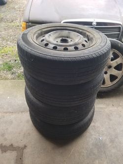 Llantas para Honda Civic con rines de 4 ollos