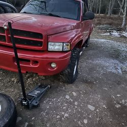 2001 dodge ram 1500 sport.