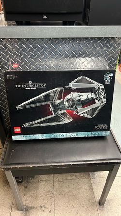 Lego Star Wars 75382 1931pc Ultimate Collector Series TIE Interceptor Model Set