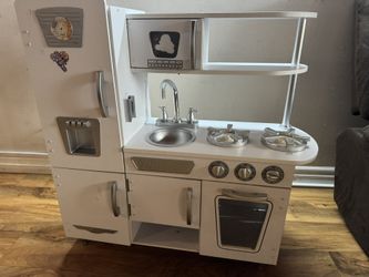 Little Kids Kitchen