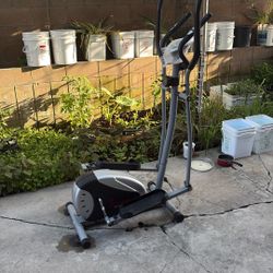 Sunny Health & Fitness Performance Interactive Series Elliptical 