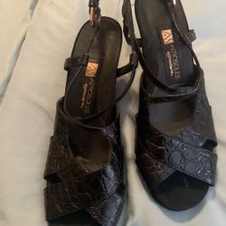 NWOT Aerosoles Signature Size 6B Black Wedge