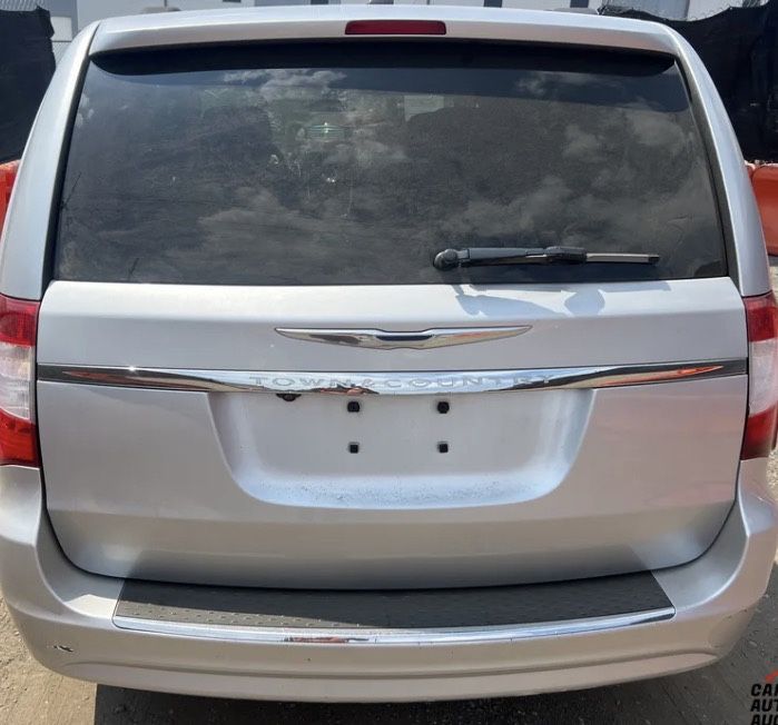 2011 Chrysler Town & Country