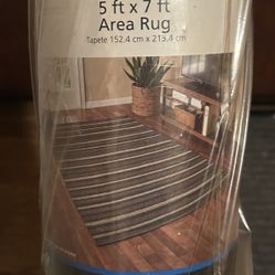 7 x 5ft   Brand New Area Rug 