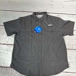 New Men’s Columbia Fishing Button Up pfg Shirt.  Size large           