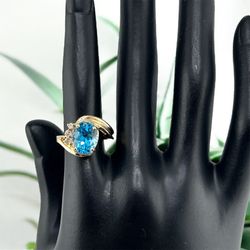 Vintage 14k Yellow Gold Blue Topaz Ring 