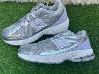 Kids New Balance 1906R Silver Iridescent Sneakers size 7