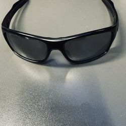 Oakley Turbine sunglasses (model OO9263), a popular sport/performance style from Oakley known for their durable, active-ready design. Detail