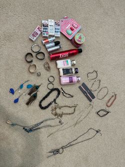 Mixed Beauty and Jewelry Lot