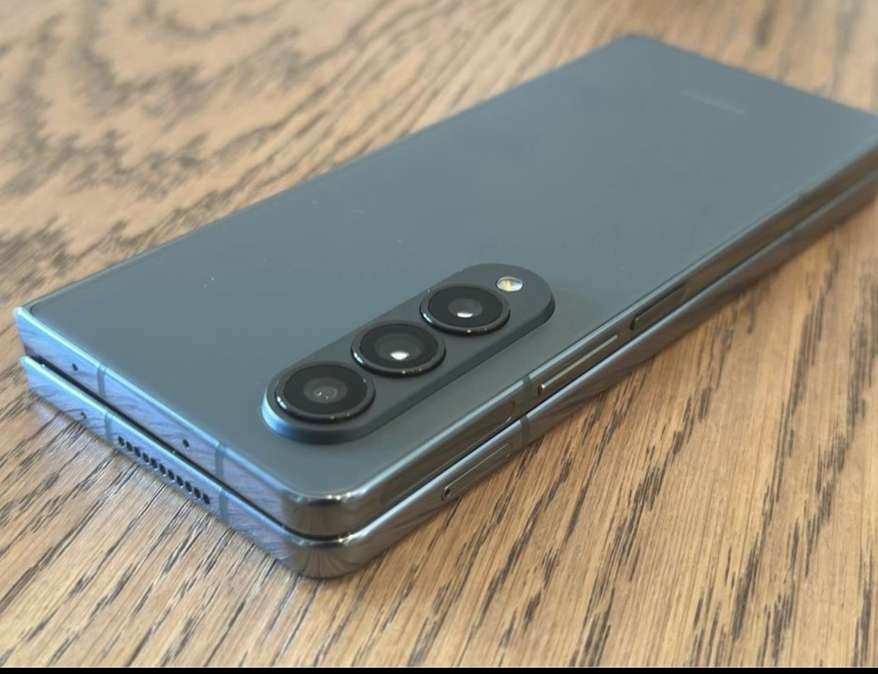Samsung Galaxy Z Fold 4 (locked AT&T)