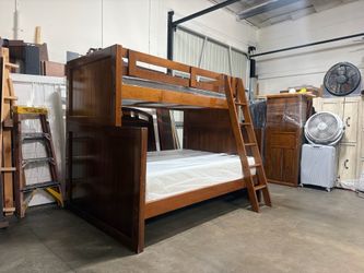 Full over twin bunk bed $399