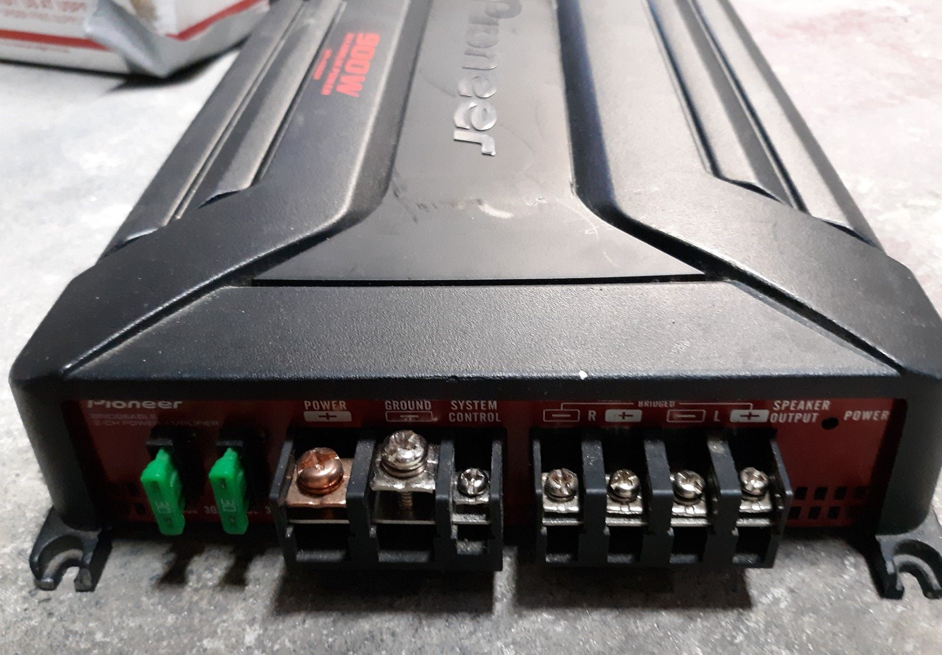 Pioneer 900 Watt GMA5602 Amplifier Like New for Sale in Gonzales, LA