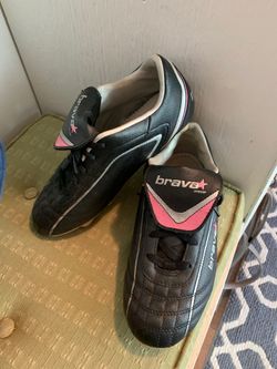 Women’s size 6 soccer cleats