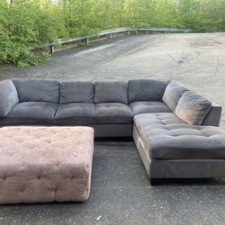 Nice Gray Sectional With Ottoman (free Delivery)