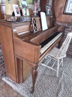 Beautiful story & Clark piano