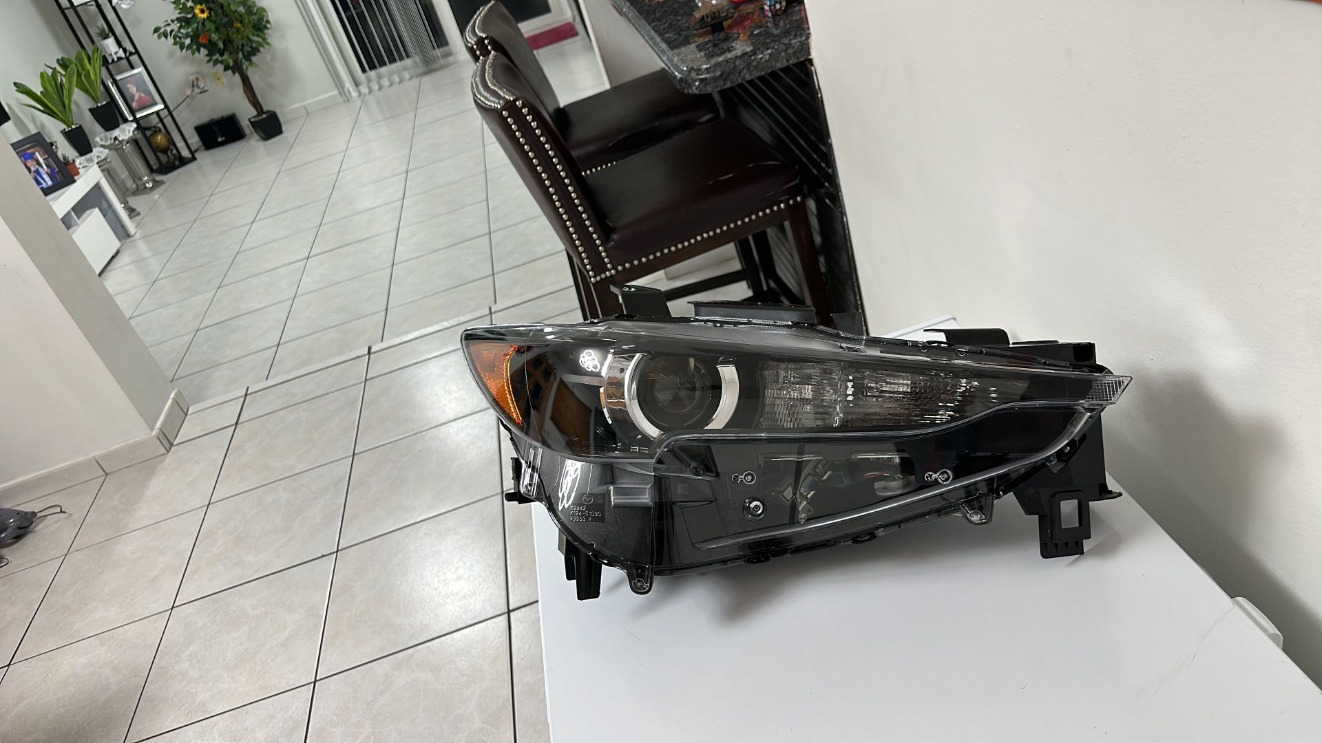 2017-2021 Mazda CX5 Left Headlight OEM (passenger side)