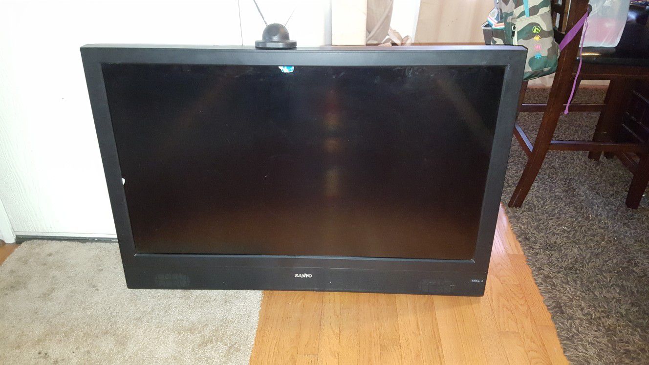 Pending pick up - Free 47 inch Sanyo ( Ontario Grove and 60 )