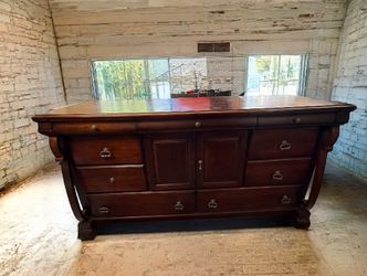 Wood dresser
