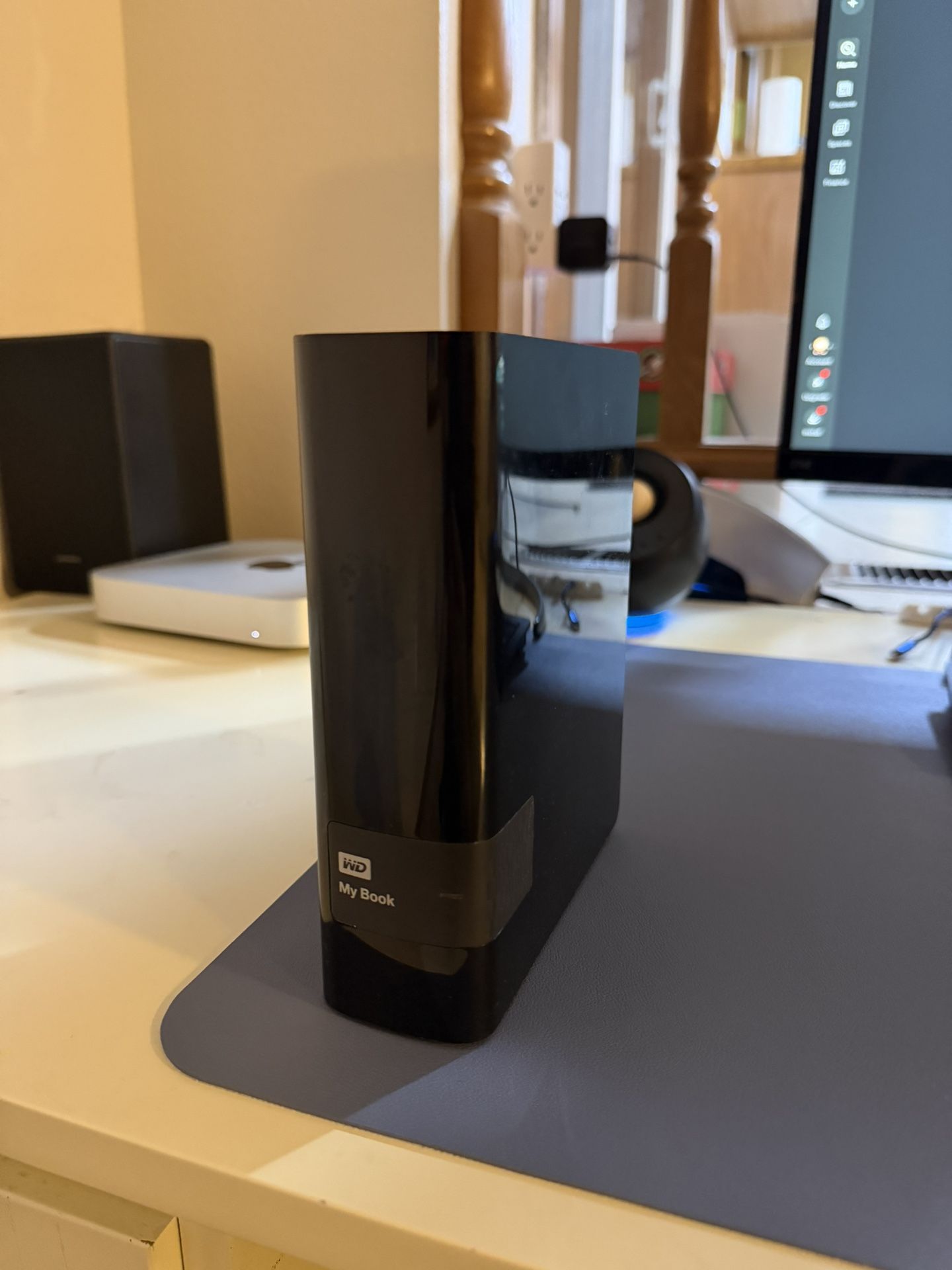 4tb Used Western Digital 4TB Elements Desktop External Hard Drive, USB 3.0 plug-and-play storage