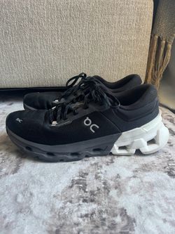 On cloud cloud flyer MENS size 10.5