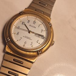 Beautiful Vintage Elgin day date an excellent condition working perfect.