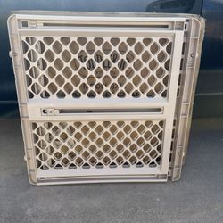 Extra Wide Pet Gate / Baby Gate - Fits Openings 26” - 42”