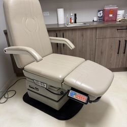 Midmark 414 Podiatry Chair with foot control