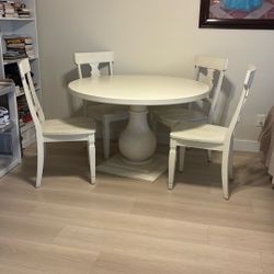 48” Round Dining Room Whit 4 Chairs. Pier 1
