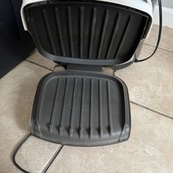 WHITE GEORGE FOREMAN GRILL WITH BUN WARMER ON TOP