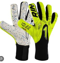 Goalkeeper gloves and shirt