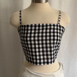 Black And White Crop Top Size Medium
