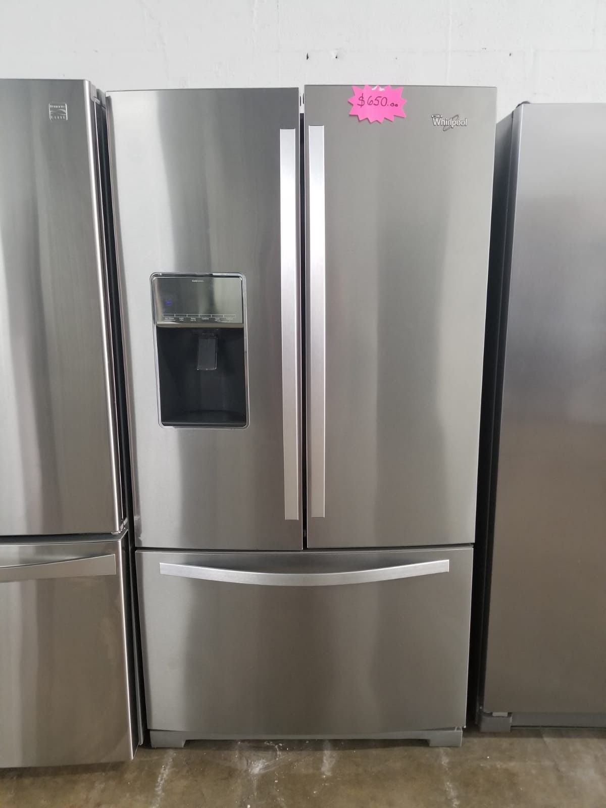 WHIRLPOOL 36” REFRIGERATOR Works great and warranty for 3 month Funcionando bien y garantía de 3 meses Delivery and installation available (plus)