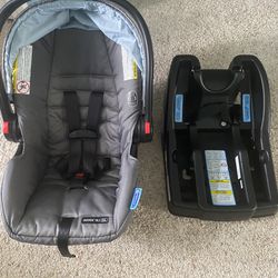 Graco SnugRide 30LX Click Connect Infant Car Seat &  SnugRide Click Connect Base