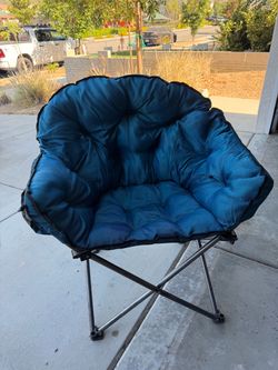 Blue papasan chair with cushion