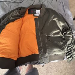Men’s Brand New XL Levis Green Bomber Jacket