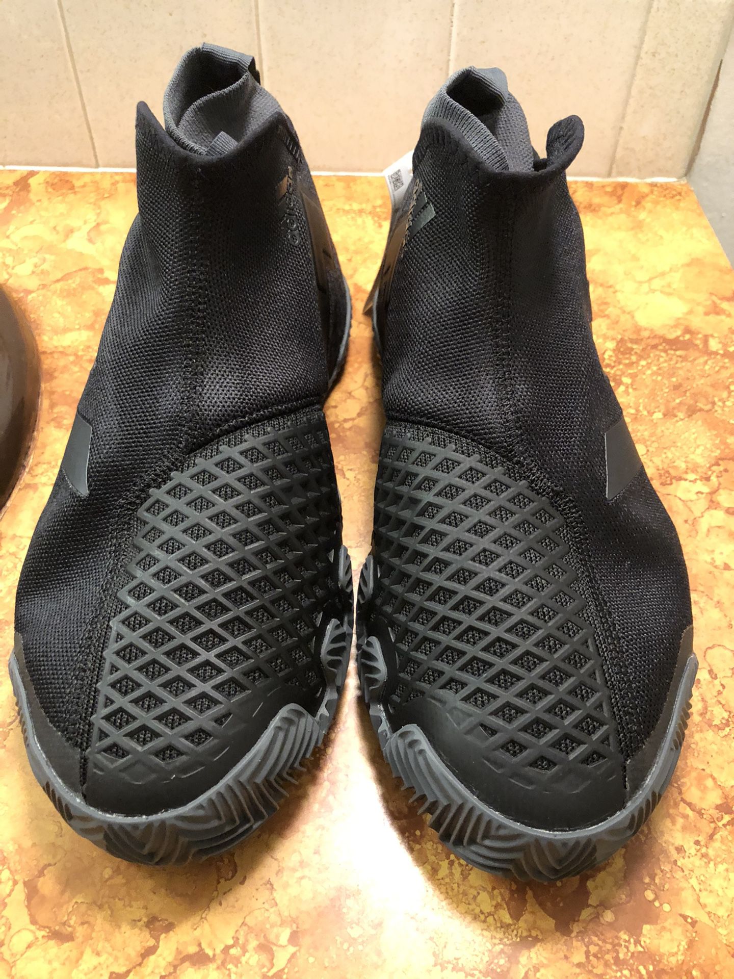 Adidas Stycon Men's Triple Black Laceless Tennis Shoes FV2569 Size 9.5