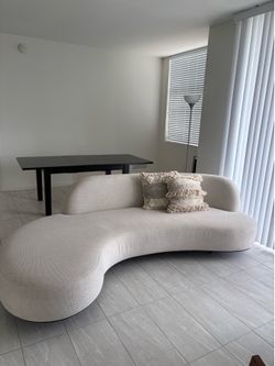 Mueble de sala con sillas