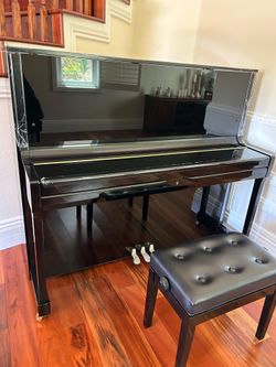 Kawai K500 Upright Piano | Gloss Black | Excellent Condition