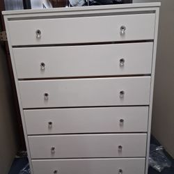 5 Drawer Solid Wood WHITE Dresser 