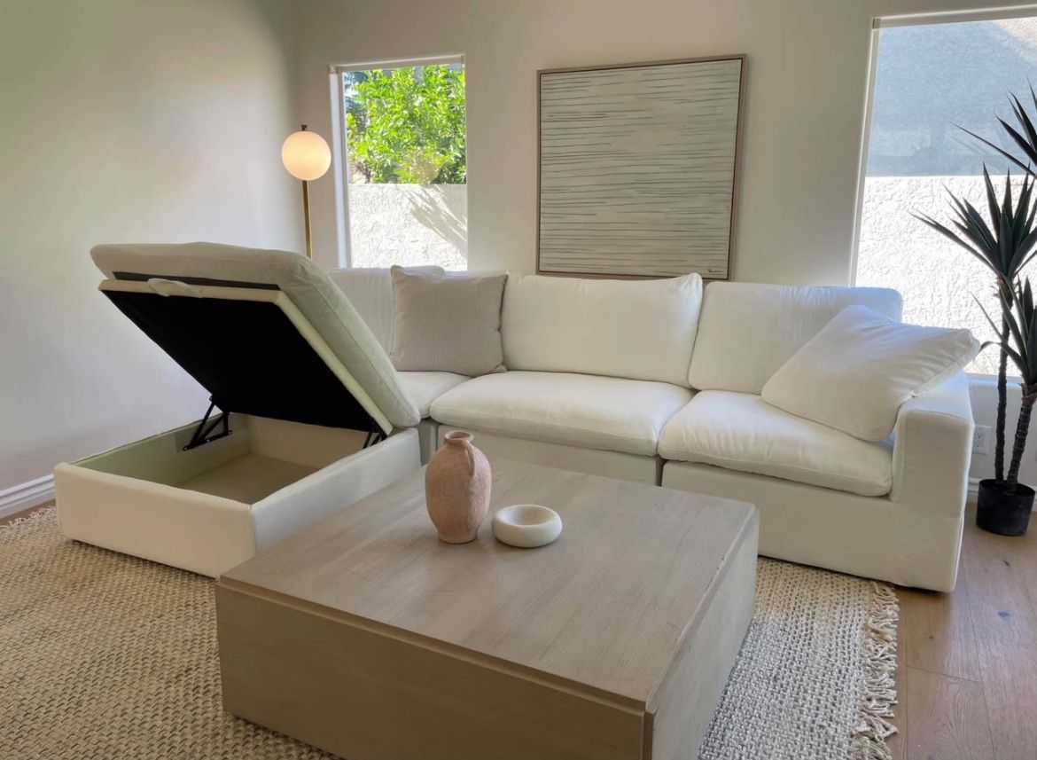 BRAND NEW CLOUD STYLE SECTIONAL β White β Storage Chaise β π FREE DELIVERY AVAILABLE β
