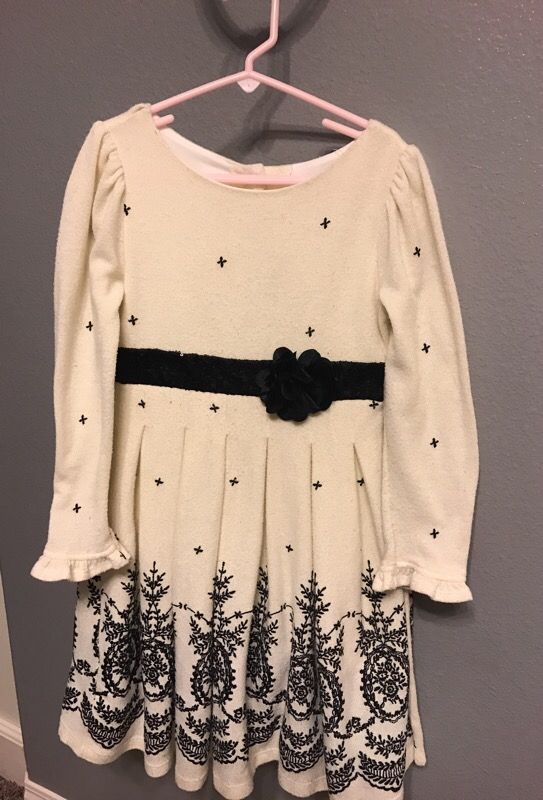 Girls dress... size 7/8 (tag missing)